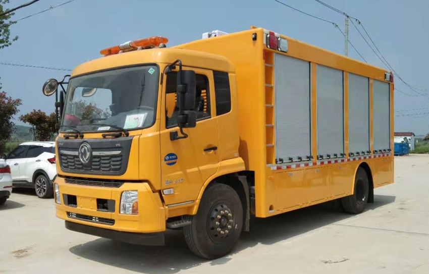 城市守護(hù)者 救險(xiǎn)車的力量與專業(yè)精神