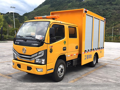 救險(xiǎn)車 城市安全的移動(dòng)堡壘
